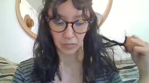 Snapshot of _tutti_frutti_ chatting on 10/30/25, 02:13 _tutti_frutti_ online show from 10/30/25, 02:13