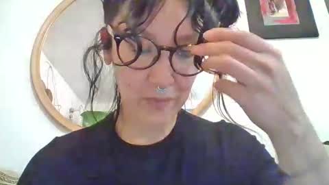 Snapshot of _tutti_frutti_ chatting on 11/14/25, 02:43 _tutti_frutti_ online show from 11/14/25, 02:43