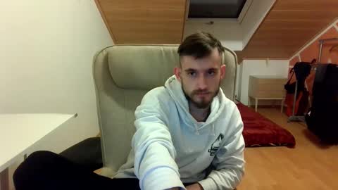 Snapshot of _v_l_a_d_ chatting on 02/02/25, 07:14 Vlad online show from 02/02/25, 07:14