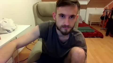 Snapshot of _v_l_a_d_ chatting on 02/04/25, 05:10 Vlad online show from 02/04/25, 05:10