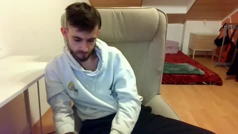 Snapshot of _v_l_a_d_ chatting on 02/05/25, 03:34 Vlad online show from 02/05/25, 03:34