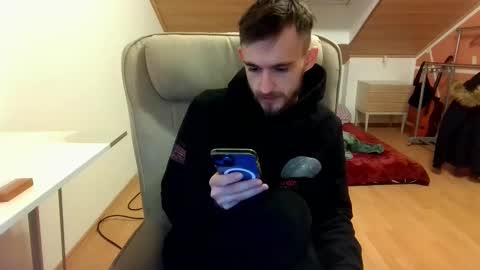 Snapshot of _v_l_a_d_ chatting on 02/07/25, 04:56 Vlad online show from 02/07/25, 04:56