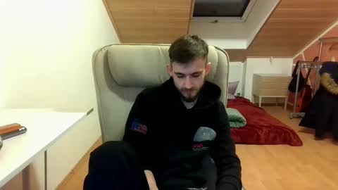 Snapshot of _v_l_a_d_ chatting on 02/11/25, 08:52 Vlad online show from 02/11/25, 08:52