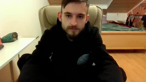 Snapshot of _v_l_a_d_ chatting on 02/12/25, 10:59 Vlad online show from 02/12/25, 10:59