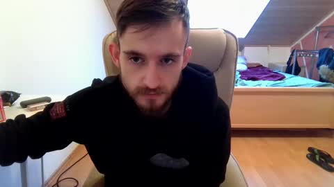 Snapshot of _v_l_a_d_ chatting on 02/13/25, 03:56 Vlad online show from 02/13/25, 03:56