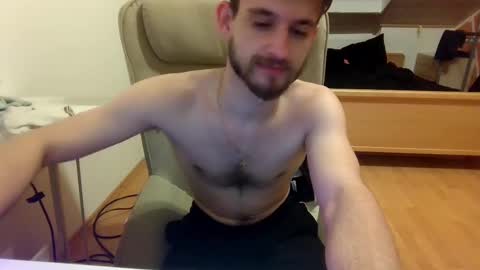 Snapshot of _v_l_a_d_ chatting on 03/07/25, 01:31 Vlad online show from 03/07/25, 01:31