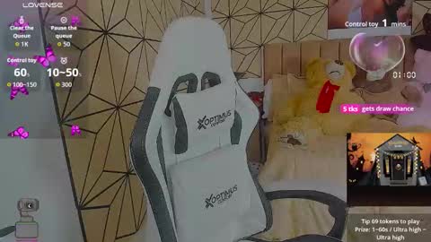 Snapshot of _vane_lopez chatting on 10/23/25, 06:17 vane online show from 10/23/25, 06:17