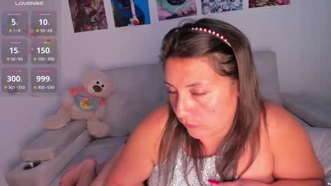 Snapshot of _vanebrown87 chatting on 01/18/25, 11:00 vanesa online show from 01/18/25, 11:00