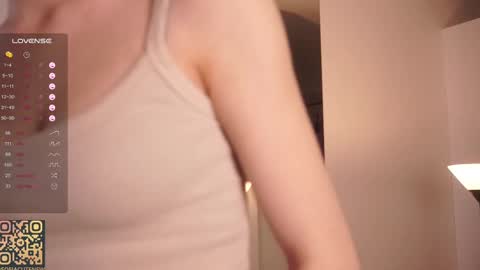 Snapshot of _vi_vi_ chatting on 02/14/25, 06:40 Viola online show from 02/14/25, 06:40