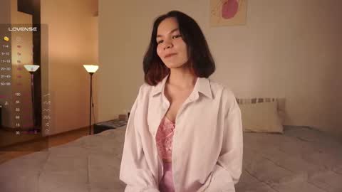 Snapshot of _vi_vi_ chatting on 02/23/25, 06:12 Viola online show from 02/23/25, 06:12