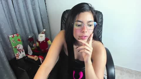 Snapshot of _vicky_sweet chatting on 12/17/24, 09:16 Vicky online show from 12/17/24, 09:16