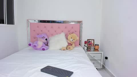 Violeta online show from 02/25/25, 02:03