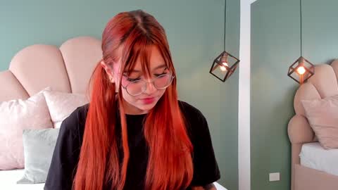 Snapshot of _vix555_ chatting on 12/17/24, 12:54 Vix online show from 12/17/24, 12:54