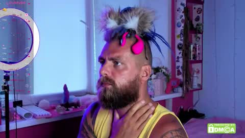 Wayan online show from 10/22/25, 05:08