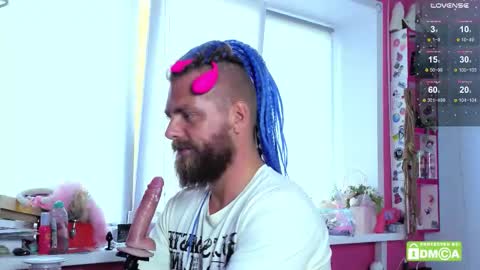 Wayan online show from 10/24/25, 07:16