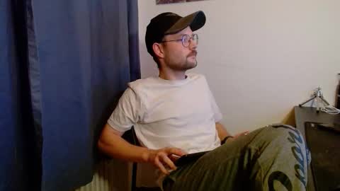 Snapshot of _whoisthatguy_ chatting on 10/20/25, 05:13 _whoisthatguy_ online show from 10/20/25, 05:13
