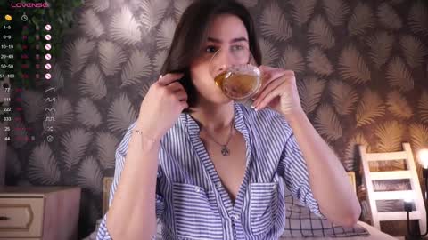 Anna online show from 02/01/25, 03:41