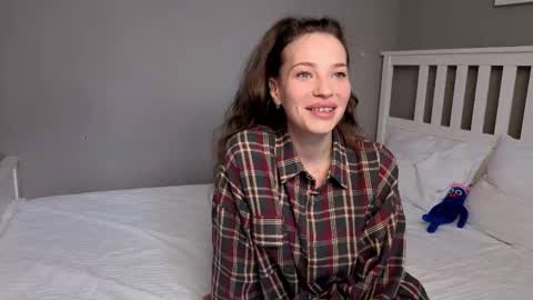 Snapshot of _wild_beauty_ chatting on 11/07/25, 05:29 _wild_beauty_ online show from 11/07/25, 05:29