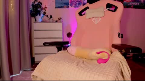 Enni online show from 02/07/25, 01:53