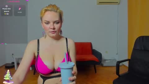 Candice and Mark online show from 12/15/24, 04:59