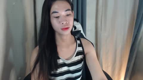 Snapshot of _yoursexwife_ chatting on 01/28/25, 04:19 sheng online show from 01/28/25, 04:19