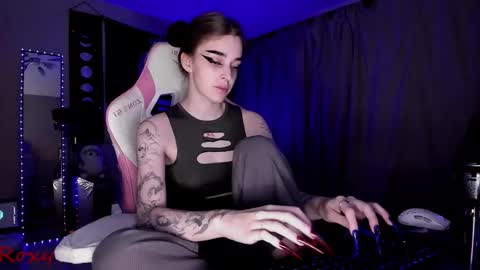 Roxy online show from 10/08/25, 02:20