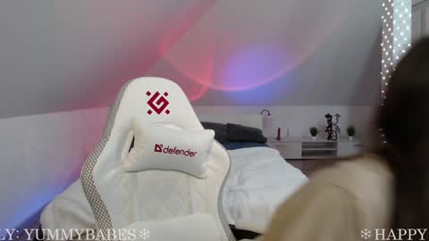 Snapshot of _yummybabes_ chatting on 01/23/25, 02:50 Nicole Thomas Dave online show from 01/23/25, 02:50