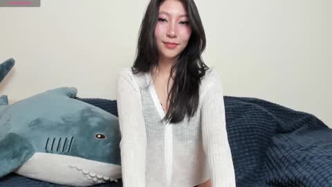Snapshot of _yuriko chatting on 12/14/24, 06:52 Mia online show from 12/14/24, 06:52