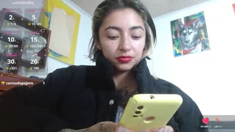 Snapshot of _zoebakers chatting on 01/23/25, 01:24 Zoe online show from 01/23/25, 01:24