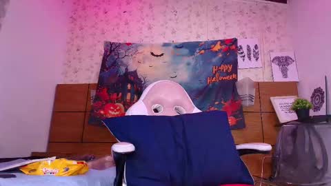 Aisha online show from 10/09/25, 11:52