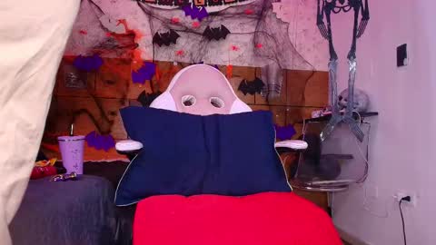 Aisha online show from 10/17/25, 11:57