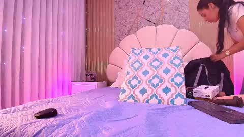 Aisha online show from 11/01/25, 11:56