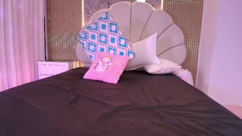 Aisha online show from 11/07/25, 11:54