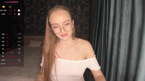Snapshot of a_delina chatting on 03/06/25, 04:07 Adelina online show from 03/06/25, 04:07