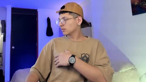 alejo online show from 02/04/25, 01:56