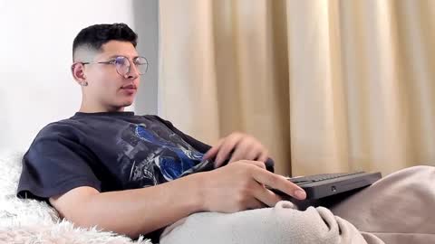 alejo online show from 02/08/25, 06:33