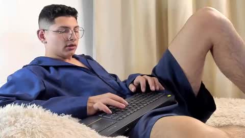 alejo online show from 02/10/25, 03:03