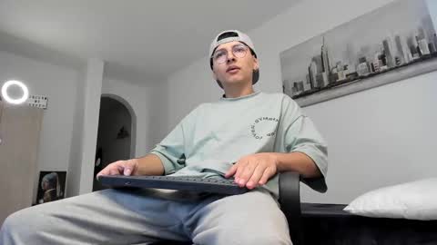 alejo online show from 03/10/25, 09:40