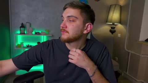 Alex online show from 01/12/25, 03:07