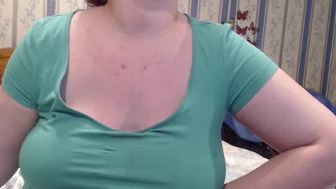 Snapshot of aamarillis chatting on 11/09/25, 01:48 NINA online show from 11/09/25, 01:48