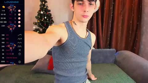 Snapshot of aaron_bang chatting on 12/27/24, 01:43 Aaron Bang online show from 12/27/24, 01:43