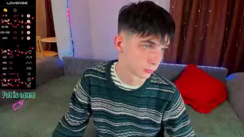 Snapshot of aaron_bang chatting on 10/27/25, 12:26 Aaron Bang online show from 10/27/25, 12:26