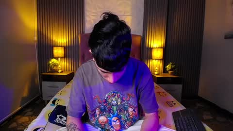 Snapshot of aaron_blink1 chatting on 12/11/24, 06:20 Aaron online show from 12/11/24, 06:20