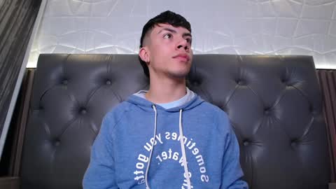 Snapshot of aaron_blink1 chatting on 12/13/24, 06:05 Aaron online show from 12/13/24, 06:05