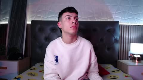 Snapshot of aaron_blink1 chatting on 12/16/24, 12:38 Aaron online show from 12/16/24, 12:38