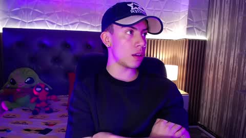 Snapshot of aaron_blink1 chatting on 12/23/24, 06:16 Aaron online show from 12/23/24, 06:16