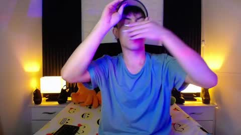 Snapshot of aaron_blink1 chatting on 01/03/25, 01:25 Aaron online show from 01/03/25, 01:25