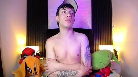 Snapshot of aaron_blink1 chatting on 01/04/25, 05:16 Aaron online show from 01/04/25, 05:16