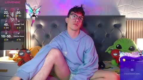 Snapshot of aaron_blink1 chatting on 01/09/25, 12:41 Aaron online show from 01/09/25, 12:41