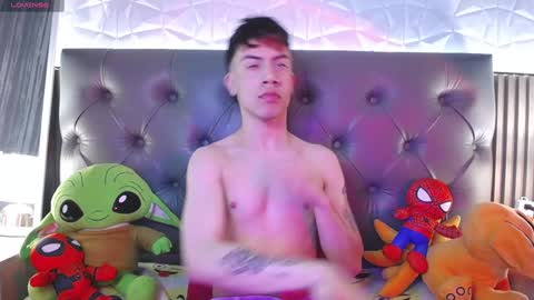 Snapshot of aaron_blink1 chatting on 01/27/25, 04:22 Aaron online show from 01/27/25, 04:22